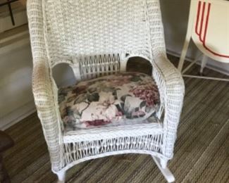 Front porch area (enclosed) - 2nd wicker chair 