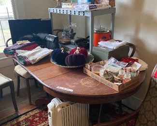 Miscellaneous in bedroom 