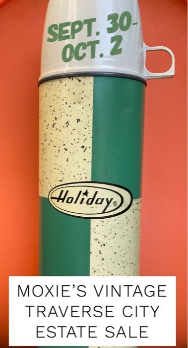 Hot coffee, cocoa and cider taste better in a vintage Holiday!