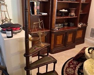 Curved staircase shelf