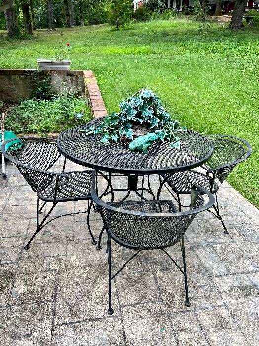 Donna Davis Estate Sale, LLC Chatsworth starts on 9/16/2022