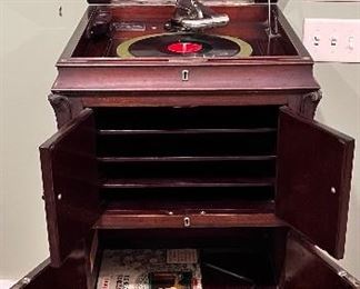 MAHOGANY CASED UPRIGHT FLOOR MODEL VICTROLA 