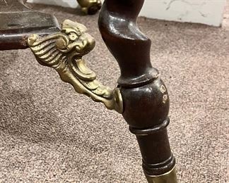 CLOSE UP OF SHELF BRACKETS AND FEET 