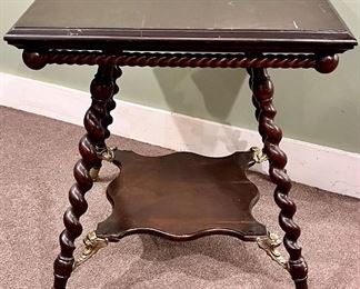 VICTORIAN ‘TWIST LEG’ PARLOR TANLE WITH LION HEAD LOWER SHELF SUPPORTS & BALL & CLAW FEET 