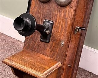ANTIQUE OAK WALL MOUNT CRANK TELEPHONE 