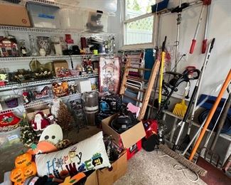 Garage Items
Holiday Decorations
