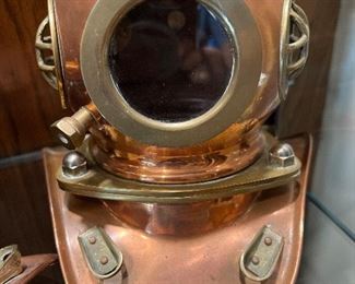 Diving helmet