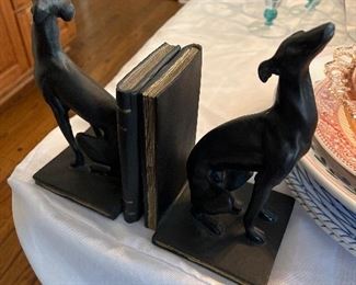 Dog bookends