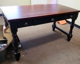 Solid Wood Mahogany And Black Colored Office Desk, With Slide Out Keyboard Tray And 2 Drawers, 31.5" x 58" x 30"