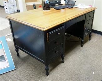 Office Desk With 7 Drawers, 31" x 59" x 33.5"