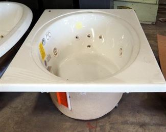 Jacuzzi Nova 5 Whirlpool 50" Bathtub