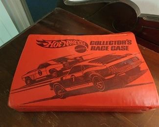 Hot Wheels Collector's Case (Cars Inside)
