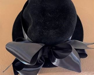 Vintage Frank Olive chapeau