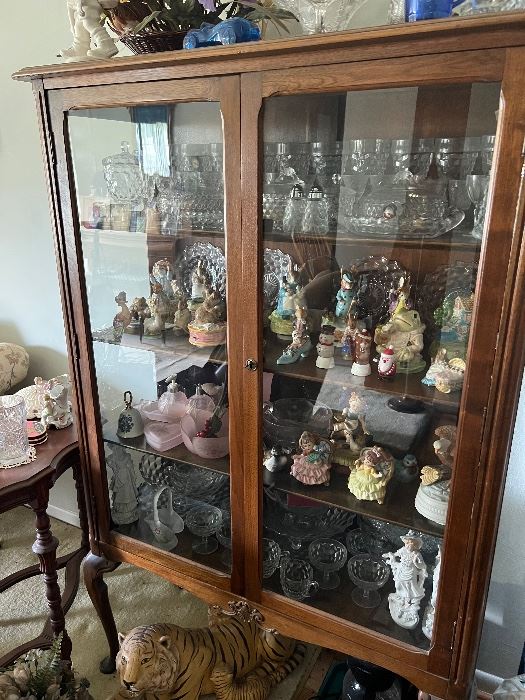 Blue Moon Estate Sale in Lexington near Beaumont... starts on 10/1/2022