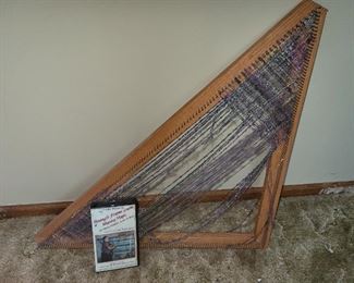 Triangle frame loom