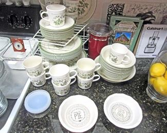 Vintage Corelle by Corning - 12 place settings and serving pieces