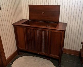 Victorla, needs repair.