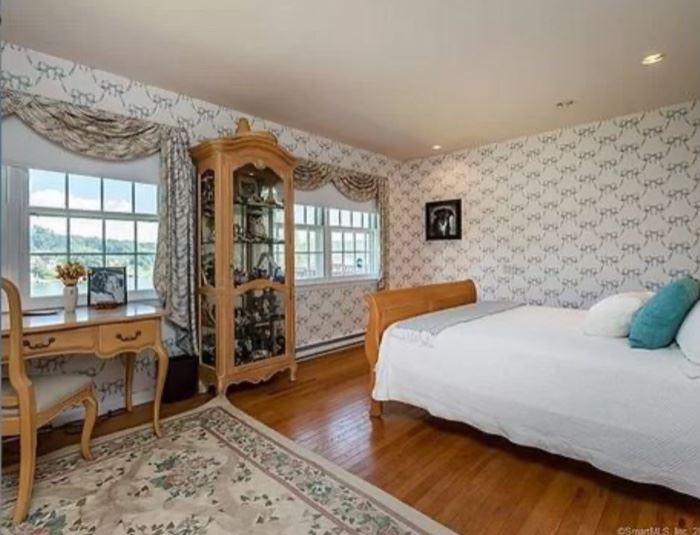 Danbury Estate sale. Recycle Again starts on 9/16/2022