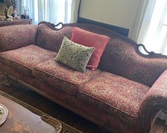 VERY PRETTY VICTORIAN SOFA