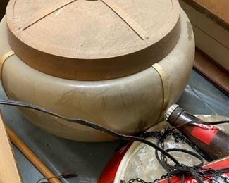 BAR TOY NEEDS CLEANING SORRY ITS IN GOOD SHAPE JUST DUSTY