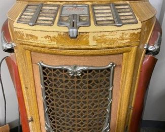 GREAT OLD JUKE BOX WITH KEY