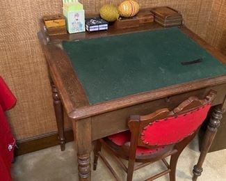 NICE VINTAGE DESK AND VICTORIA CHAIR