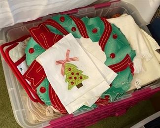 LOTS AND LOTS NICE LINNENS