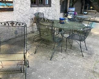 GOOD PATIO SETS