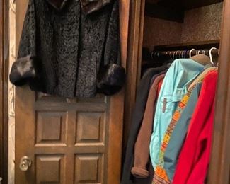 THERE IS WONDERFUL LADIES CLOTHES AND PURSES