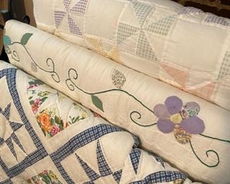  BEAUTIFUL HAND MADE QUILTS