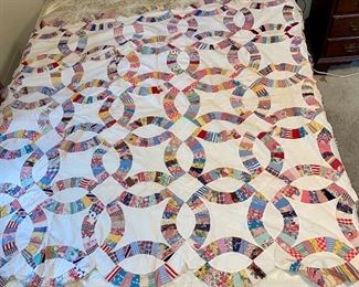 Double wedding ring quilt top