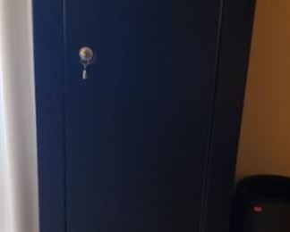 Gun Safe with keys