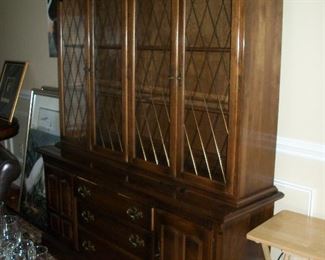 ***BIN***  Ethan Allen Furniture China Hutch