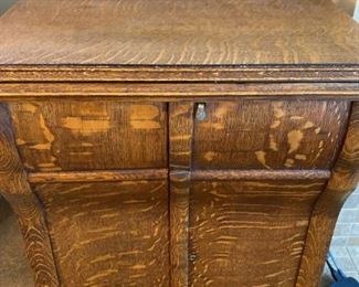 064m Tiger Stripe Oak Cabinet