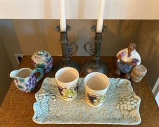 071 Ceramic Wine Grape Themed Decor