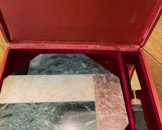 105m Marble Cheese Board And Knife