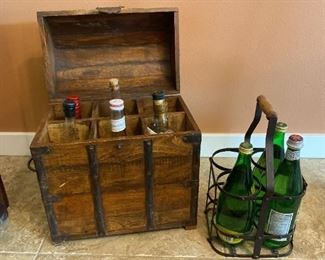 110m Wood Chest and Metal Carrier Wine Holders