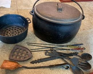 111m Cast Iron Dutch Oven Wagner Ware And Utensils
