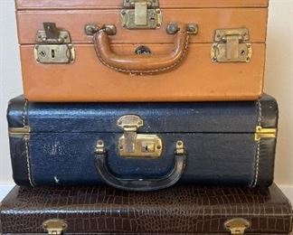 340 Vintage Overnight Luggage