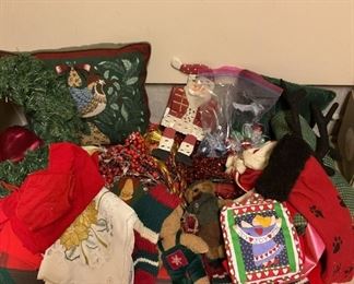 2005G Christmas Decor