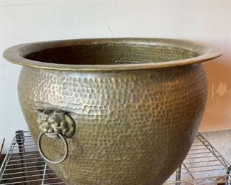 2035g Large Hammered Cooper Pot