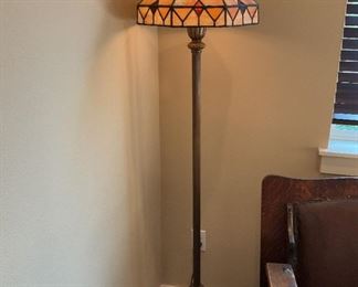 2069M Tiffany Style Stained Glass Floor Lamp