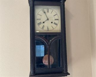2070M New Haven Clock Co 8 Day Mirada Gong Clock