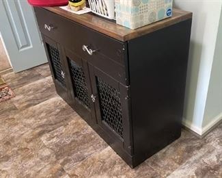 Entryway cabinet