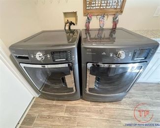 Maytag MAXIMA Washer and Dryer Set