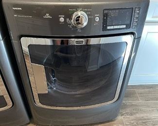 Maytag MAXIMA Washer and Dryer Set