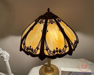 Antique MILLER LAMP CO (242) Slag Glass Table Lamp