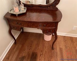 Antique Tiger Oak Vanity with Mirror