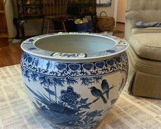 Asian style large pot.
