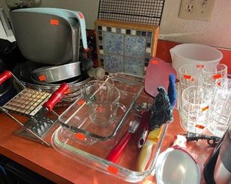 kitchenware, saucepans, bakeware